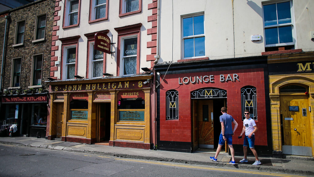 Mulligan's of Poolbeg street - the best Guinness in Dublin
